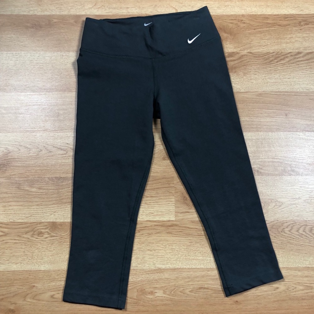 Nike dry fit capris